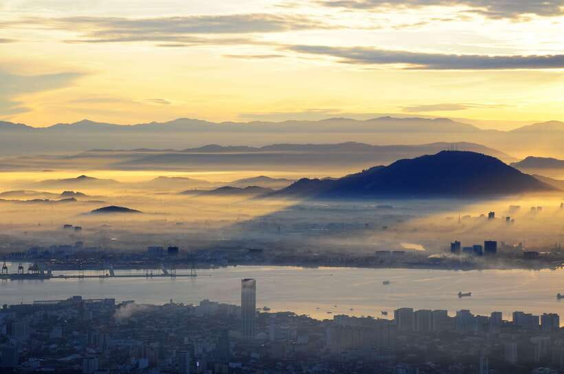 Penang: Kek Lok Si Temple and Penang Hill Guided Tour - George Town pickup and the easy transfer time