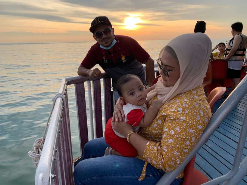 Port Dickson: Breathtaking Dickson Dragon Sunset Cruise - Food, drinks, and what you pay for