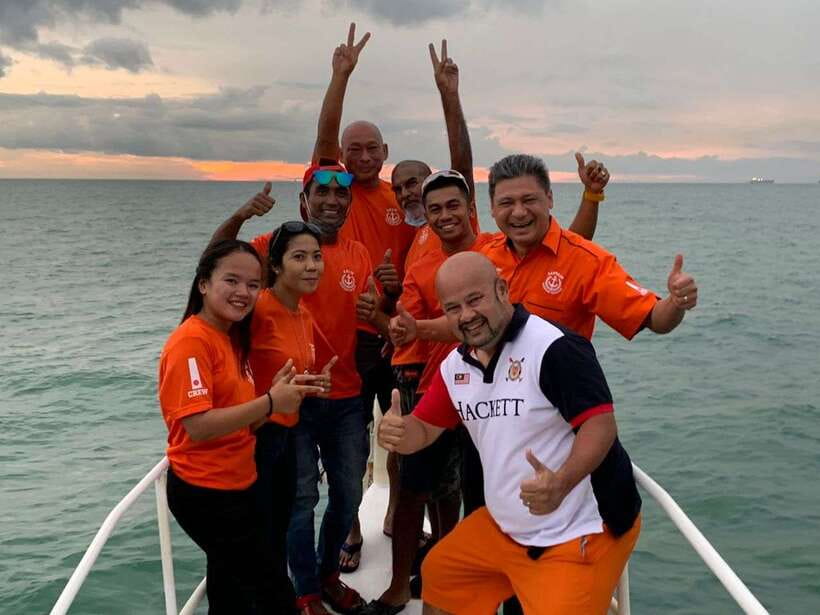 Port Dickson: Dragon Sunset Cruise with Salt Water Jacuzzi - Sailing Toward Teluk Kemang and Blue Lagoon, With Karaoke On Board