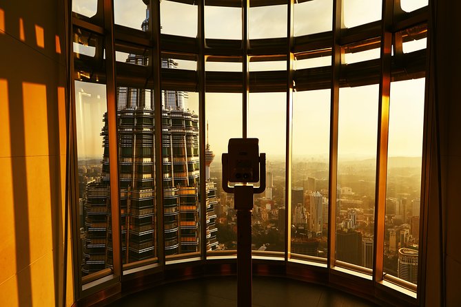 Private Guided Kuala Lumpur Day Trip With Lunch - Petronas Twin Towers, skip-the-line support, and what that actually means