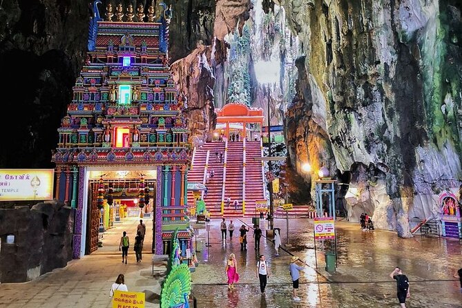Private Half-Day Batu Caves and Cutural Tour in Kuala Lumpur - Little India Brickfields and Chinatown: quick atmosphere, real flavors nearby