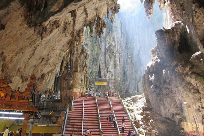 Private Half-Day Batu Caves and Cutural Tour in Kuala Lumpur - Masjid Negara: the National Mosque, gardens, and a calm ending