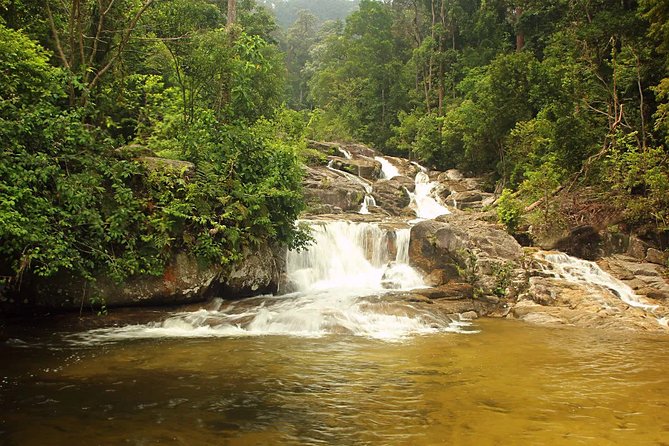 Private Kanching Waterfalls with Batu Caves & Ramayana Caves Tour - Batu Caves: 400 Million-Year Limestone and Hindu Shrines