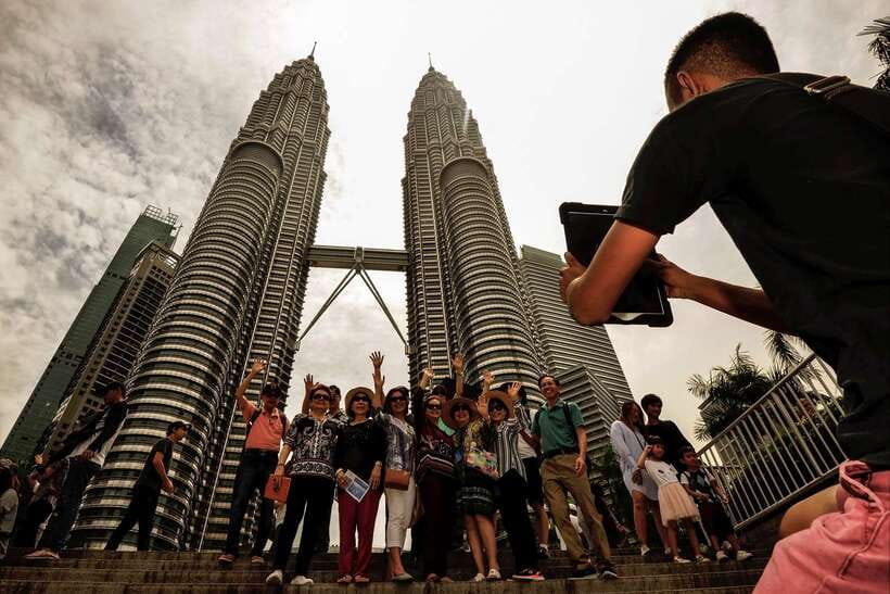 Private KL City Tour with Petronas Twin Towers & Batu Caves - Key highlights worth your attention