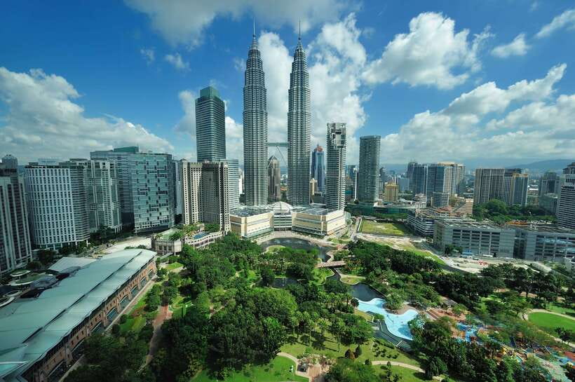 Private Kuala Lumpur and Putrajaya Highlights in One Day - The value: a private full-day plan with tickets and a real driver