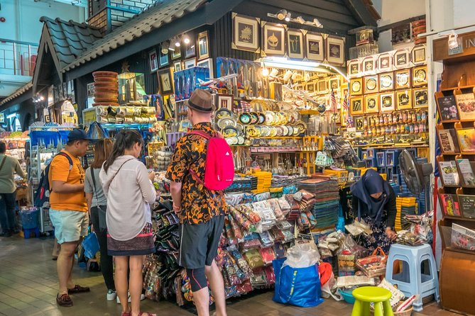 Private Night Tour: Petronas Twin Tower And Shopping - Independence Square at Night: Colonial Landmarks and Modern Views in One Pass