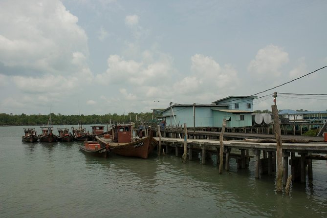 Private Tour: Crab Island Sightseeing Boat Ride and Seafood Lunch - Who this tour suits best