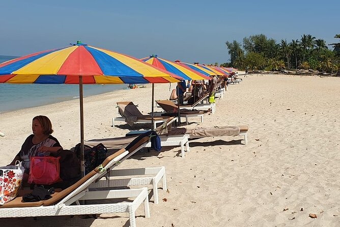 Private Tour in Langkawi with SkyBridge and Langkawi Cable Car - Stop 3: Oriental Village for Shopping, Snacks, and Short Wandering