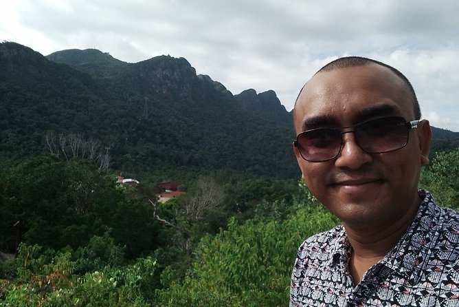 Private Tour in Langkawi with SkyBridge and Langkawi Cable Car - Stop 4: Eagle Square (Dataran Lang) for Harbor Photos and Food Nearby
