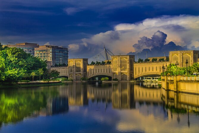 Putrajaya City Tour From Kuala Lumpur - Kelab Tasik Putrajaya Cruise: Optional, Extra Cost, Worth Planning For