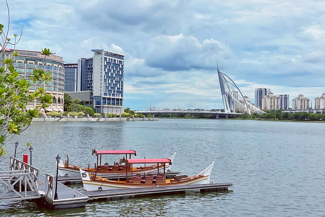 Putrajaya Half Day Tour with Pink Mosque & River Cruise(SIC) - Stop 4, Perdana Putra Photostop