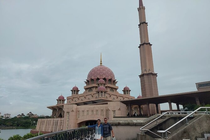 Putrajaya Tour From Kuala Lumpur - Seri Wawasan Bridge: the photo stop that sets the tone