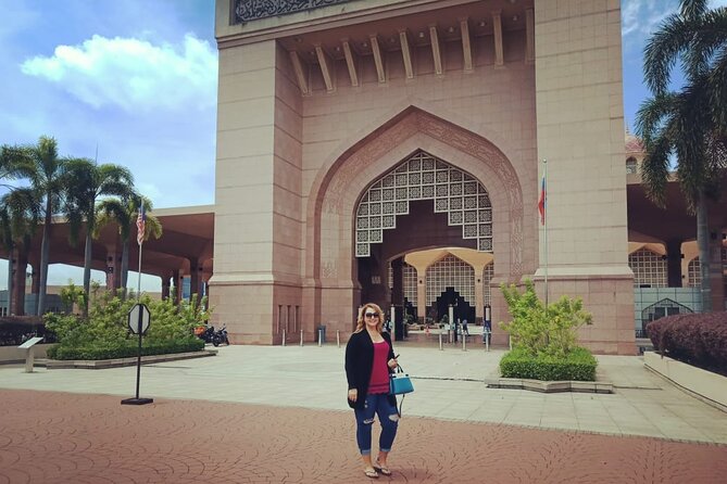 Putrajaya Tour From Kuala Lumpur - Putrajaya Lake: the engineered calm in the center of it all