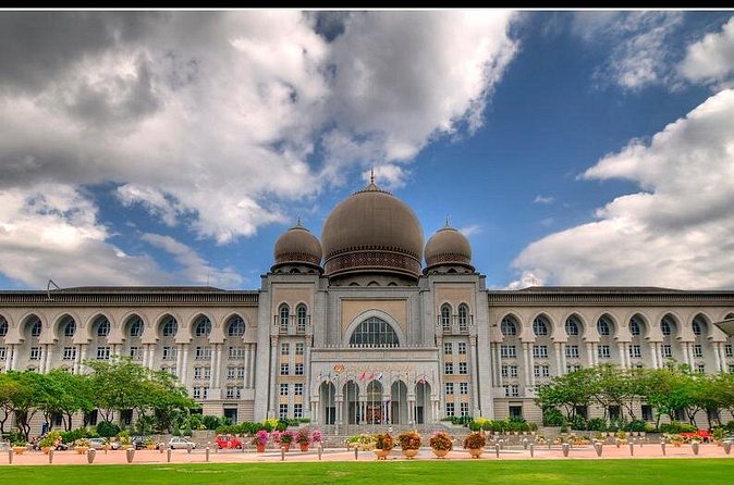 Putrajaya Tour with Traditional Boat Cruise & Pink Mosque (Private) - Logistics that actually affect your experience