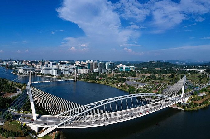 Putrajaya Tour with Traditional Boat Cruise & Pink Mosque (Private) - Who this tour suits best in Putrajaya