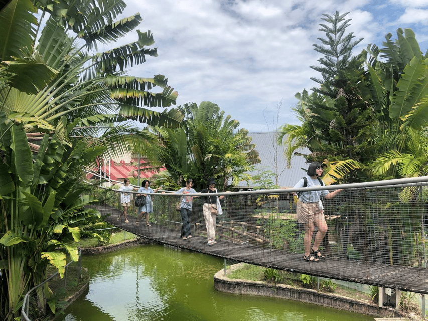 Sabah : Koisaan Cultural Village - Unduk Ngandau Gallery and Craft Shop for Context and Keepsakes