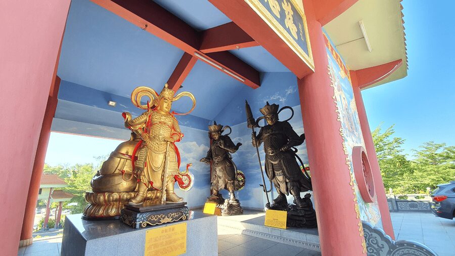 Sabah : Kota Kinabalu City Tour - Filipino Handicraft Market and Art Attic: shopping that feels like a detour, not a trap