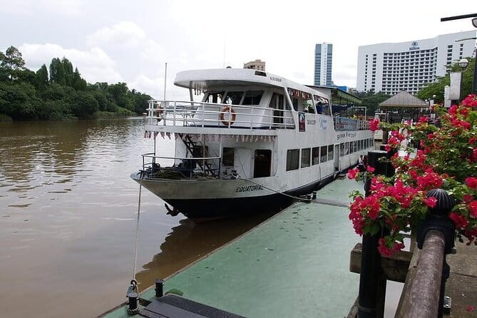 Sarawak Sunset River Cruise with Return Transfer - What you see on the Sarawak River, from old landmarks to mangroves
