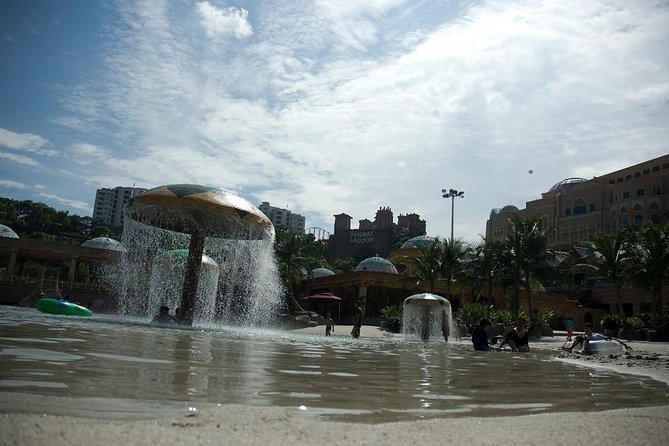 Sunway Lagoon Theme Park Day Trip from Kuala Lumpur - Petronas Twin Towers photo stop: quick, convenient, and included