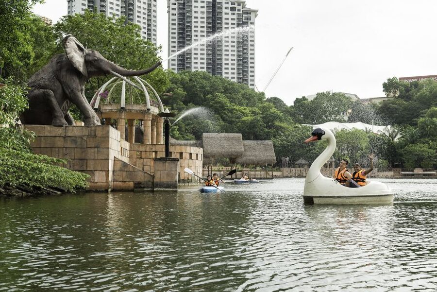 Sunway Lagoon Theme Park with Round-Trip Transfer - Wildlife Park breaks up the chaos (and helps families regroup)