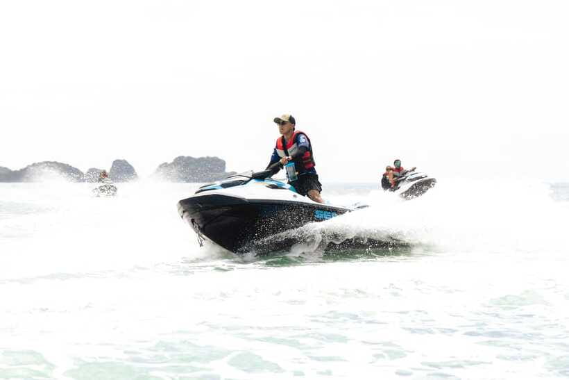 The Best Packages Jet Ski Island Hopping Langkawi - Eagle feeding and wildlife time: one of the most memorable moments
