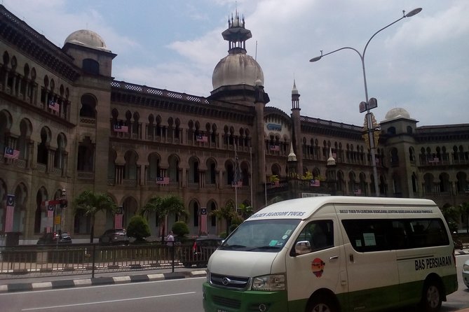 Wonders of Kuala Lumpur City & Countryside + Batu Caves (Private Guided Tour) - Dataran Merdeka and the National Mosque: national symbols in plain sight