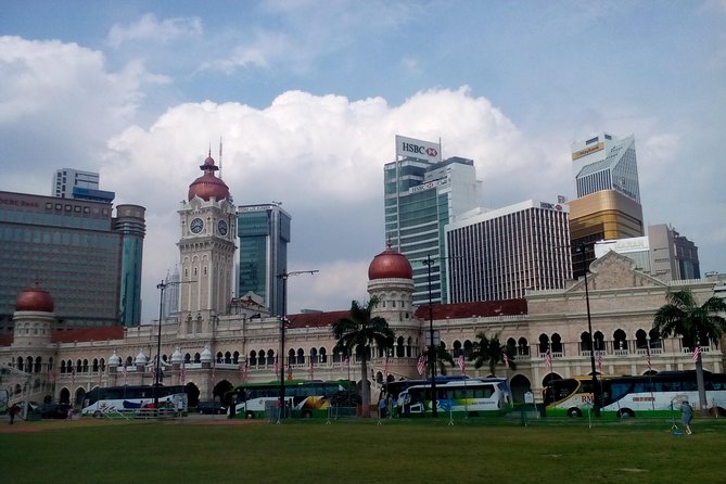 Wonders of Kuala Lumpur City & Countryside + Batu Caves (Private Guided Tour) - Getting picked up and getting your bearings fast